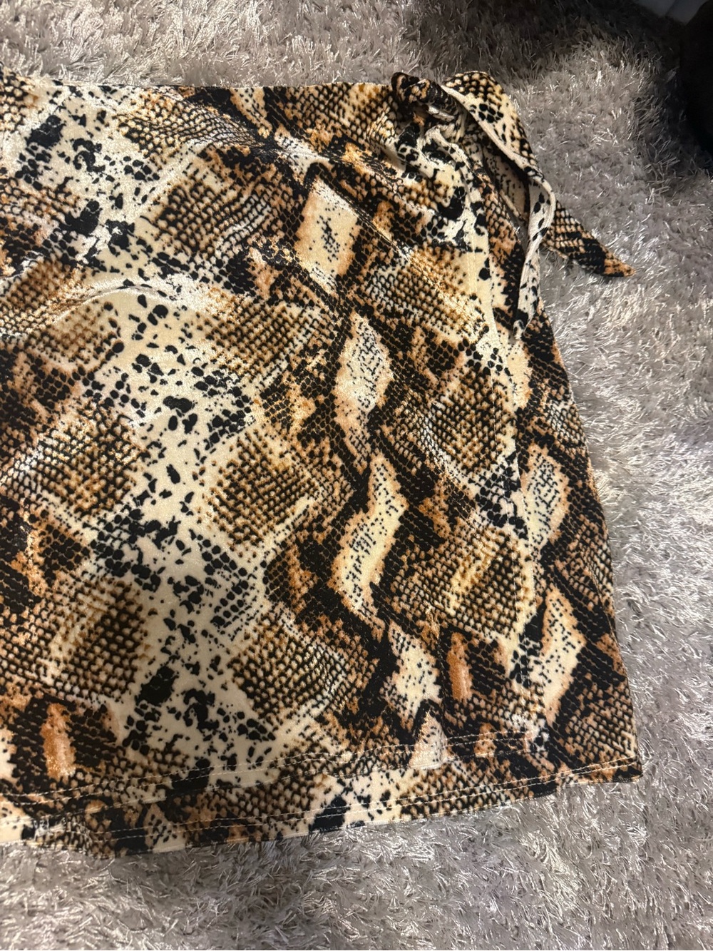 Reptile Habitat Decorative Hide Mat in Brown Snake Pattern